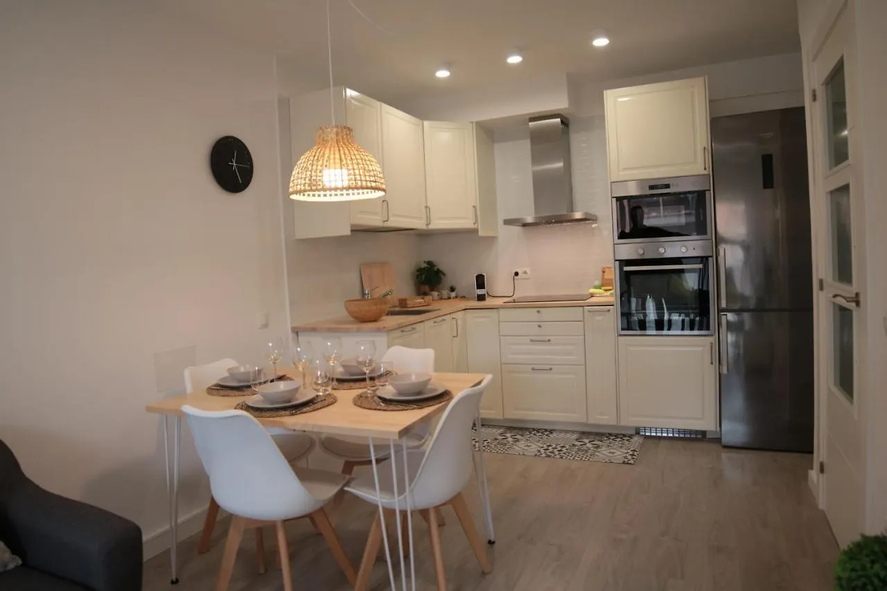 Modern Apartament Al Costat Del Parc De La Devesa Girona Spain